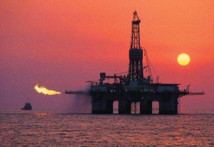 تسهیل‌گری و ایجاد امنیت در فضای صنعت نفت برای جلب سرمایه‌های مردمی